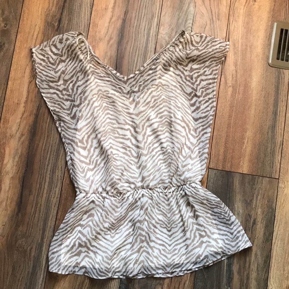 Express blouse in medium